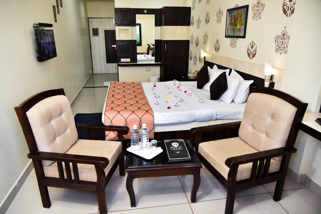 Hotel Tulsi Residency Bhuj Eksteriør billede